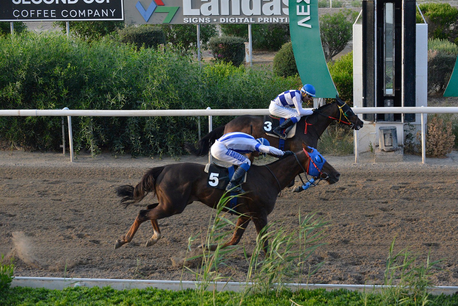 Το εξπρές σφύριξε πιο δυνατά την 4η φορά! 3 AZIMOUTH STK8723