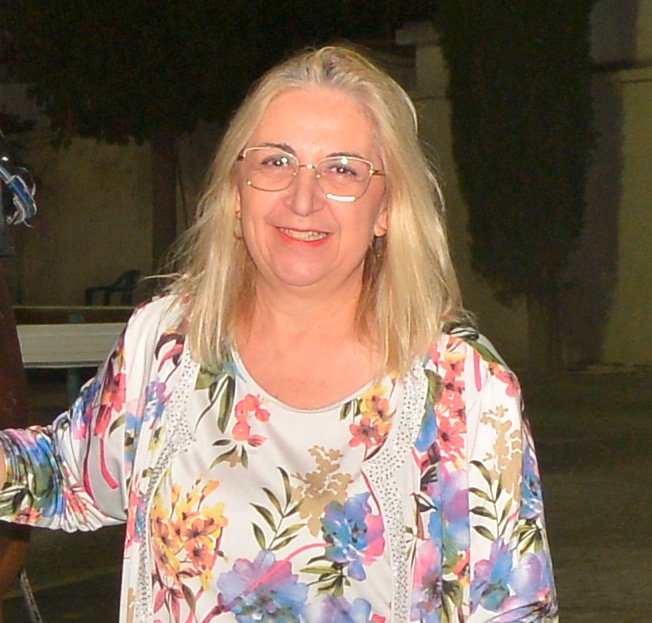 ΚΑΡΦΙ ΧΩΡΙΣ ΠΕΤΑΛΟ: Τετάρτη 1 Οκτωβρίου 1 ELENI GEORGIOU