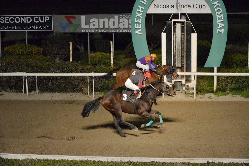 NTOUTERTE 1.3.2025_STK9398