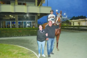 ΙΠΠΟΔΡΟΜΟΣ ΚΥΠΡΟΣ / IPPODROMOS KYPROS ΕΣΣΑΠΕ - ΕΠΑΘΛΟ ΑΚΑΝΘΟΥΣ - 03/12/2025