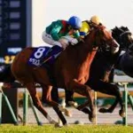 O Calandagan καταβάλλει τον Masquerade Ball.